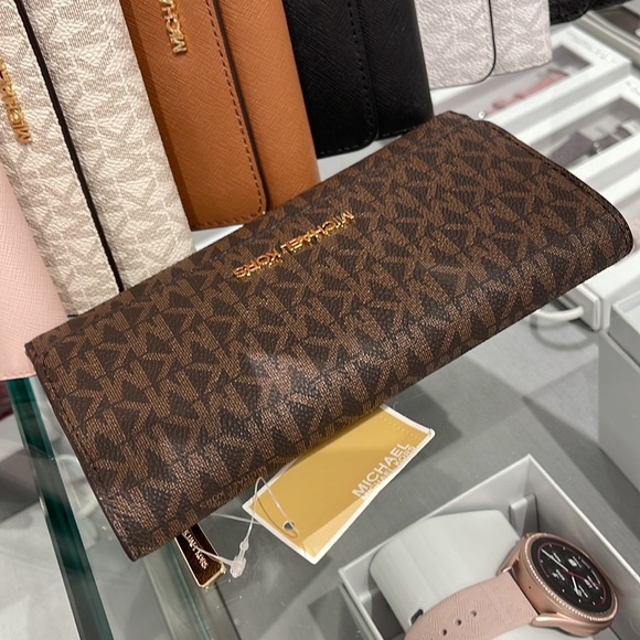 MICHAEL KORS JET SET TRV LARGE TRIFOLD Brown - Picture 13 of 16